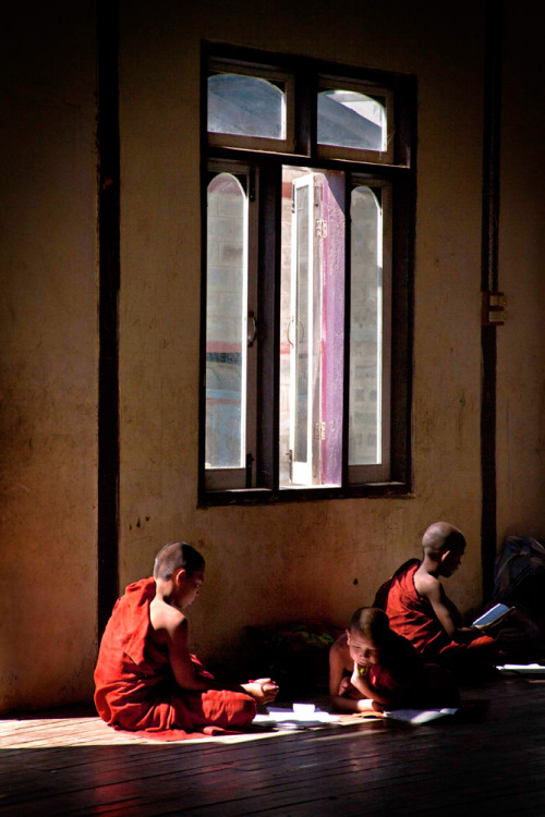 Novices reading, Shwe Yaunghwe Monastery, Inle Lake Region, Myanmar, 2007
