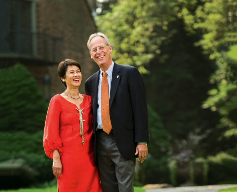 President Wim Wiewel and wife Alice outside the Frank Manor House