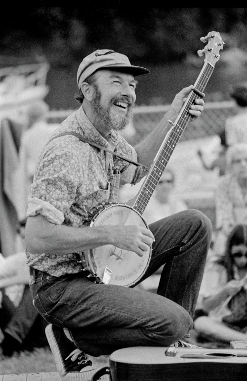 Pete Seeger inspired and galvanized generations of peace, justice, and civil rights activists and helped to popularize the spiritual We S...