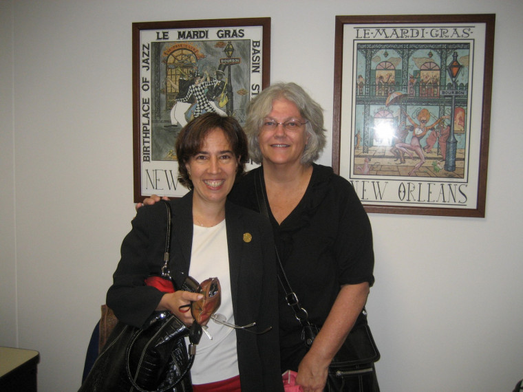 Dr. McDowell and Dr. Acevedo, faculty in Master's program in Family Therapy at the Javeriana University