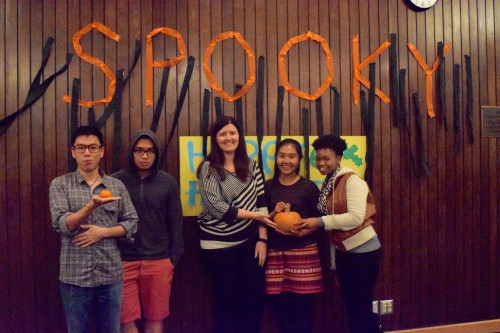 ISLC students helped make the 2015 Pumpkin Carving Party great!