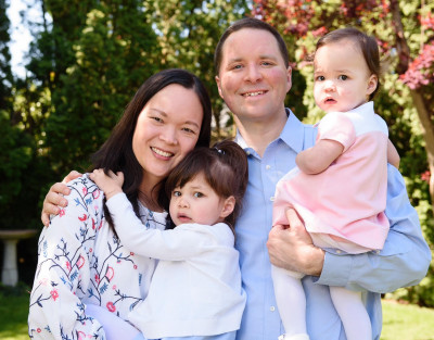 Image of Christine Liu and her family.