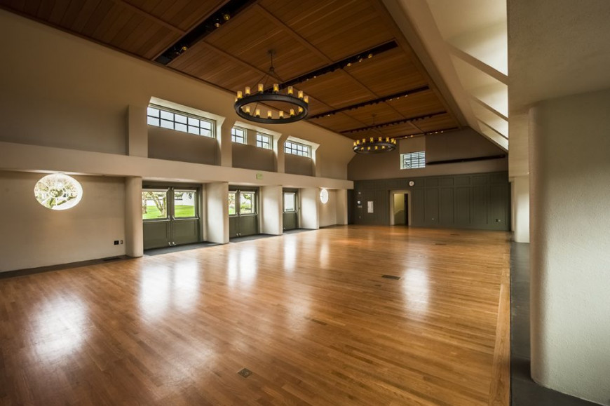 The wood floors, high ceiling, and many windows of the historic Smith Hall will bring renewed life to your informational gatherings. 