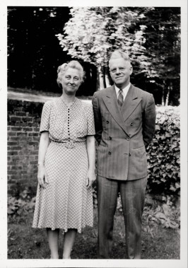Ruth and Morgan Odell. A much beloved figure, Morgan served as Lewis & Clark's first president on Palatine Hill from 1942 to 1960.