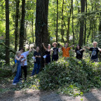 Students pull Ivy with Friends of Terwilliger