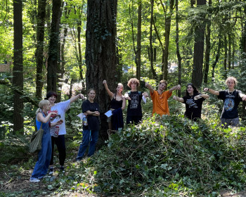 Students pull Ivy with Friends of Terwilliger