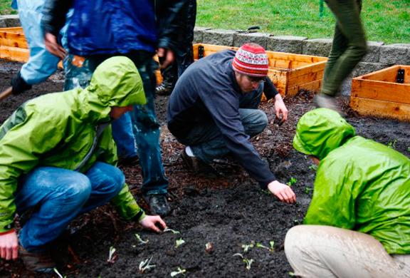 A student work party in January 2010, creating the second student-run garden on campus. Photo courtesy of Kris Lyon '13